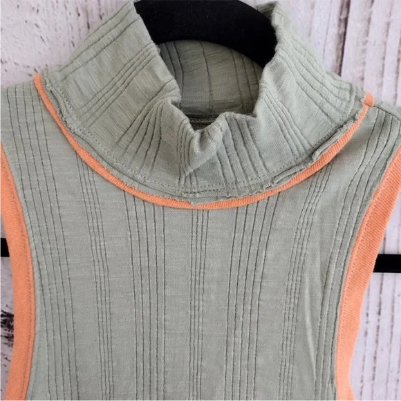 We The Free by Free People NWT
Marley Ribbed Mock-Neck Tank Top
Green Orange S - Picture 4 of 7